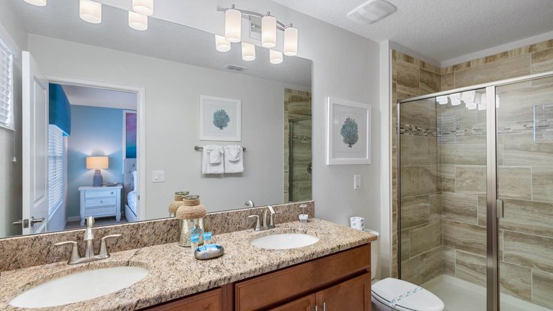 King Suite Bathroom 2
Shower