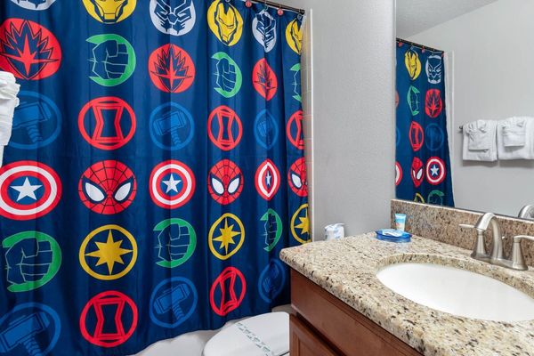 Bathroom 4
Hall bathroom upstairs front
Tub/Shower Combo