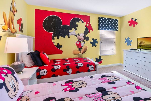 Twin/Twin Bedroom 3 (Angle)
32” TV