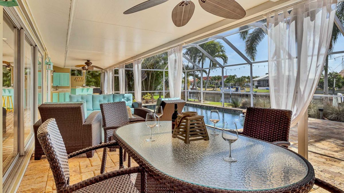 Dining area on Lanai