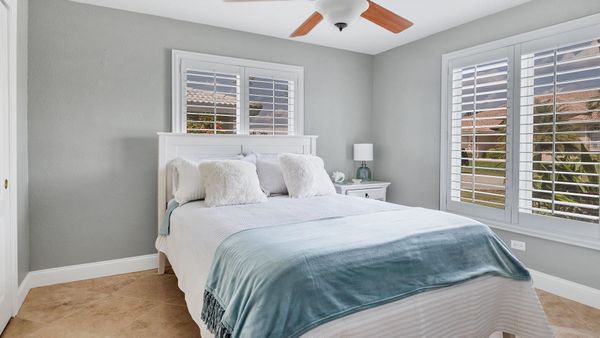 Queen bedroom