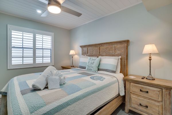 Bedroom 3 - Queen Bed