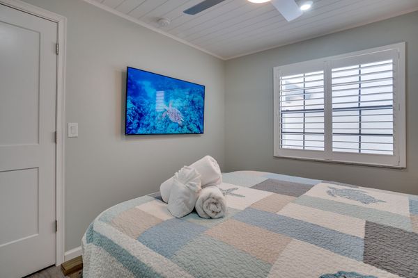 Bedroom 3 - Queen Bed