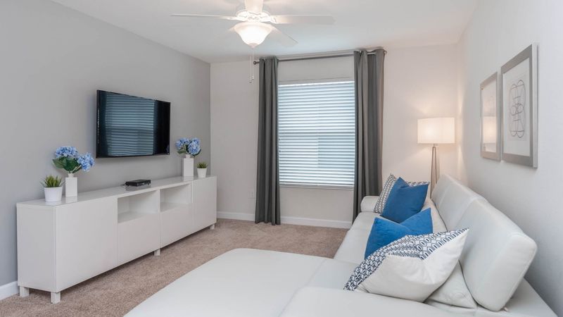Loft
50” Smart TV