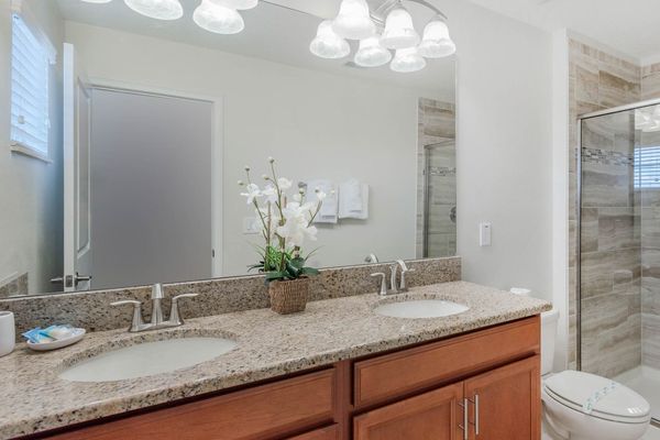 King Suite Bathroom 2 Upstairs
Shower