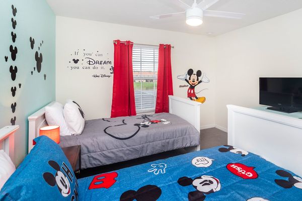 Two Twins Bedroom 3 (Angle)
32" TV