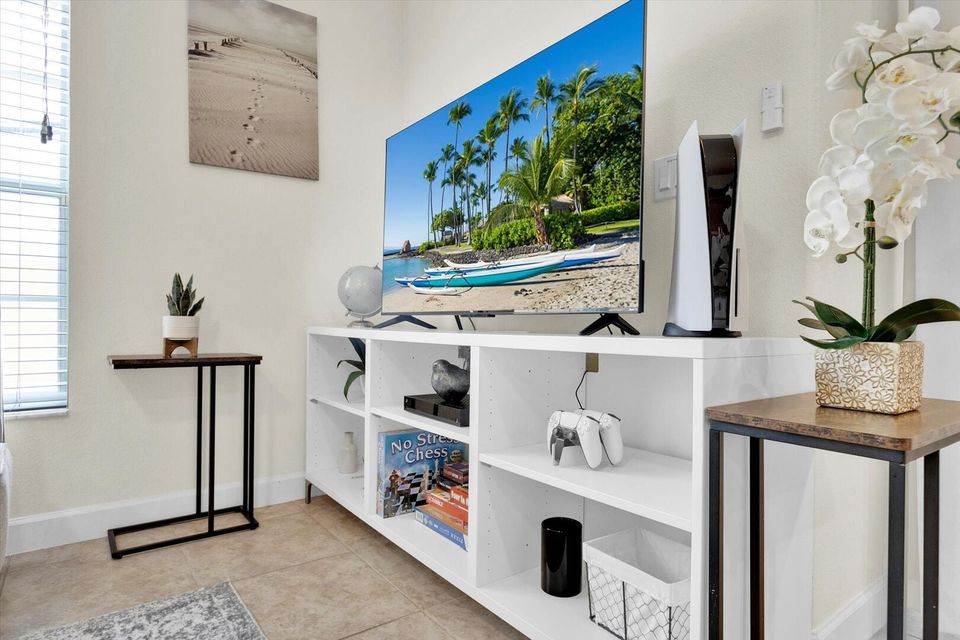 Living Room (Angle 3)
PlayStation 5