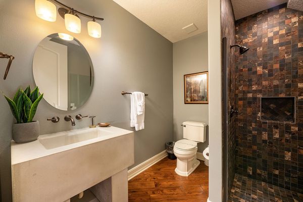 Full bath on the ground floor