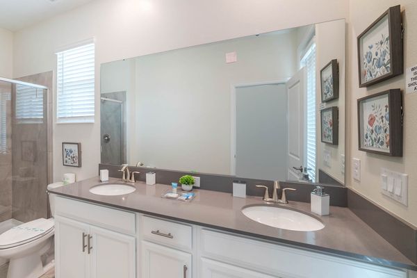 Master King Bathroom 1 Downstairs
Shower