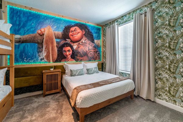 Bedroom 4
55" Smart TV