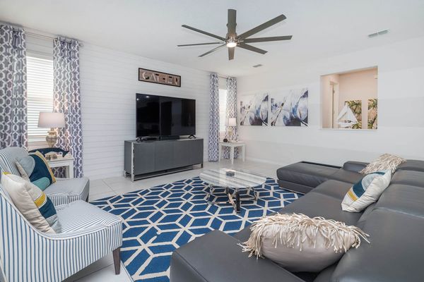 Living Room (Angle)
75" Smart TV -Sound Bar