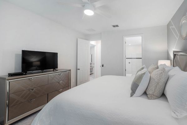 Master Bedroom (Angle)
43" Roku TV