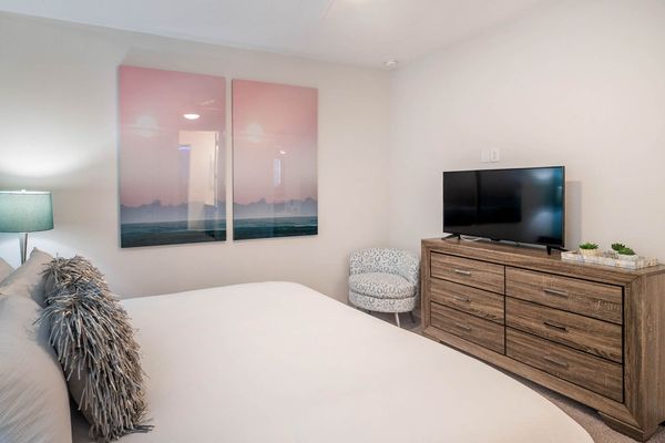 Bedroom 3 (Angle)
43" Roku TV