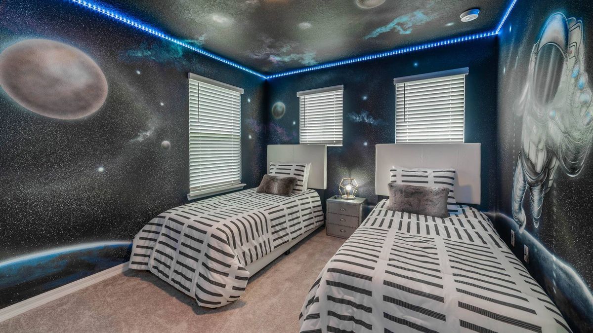 Two Twins Suite Bedroom 5 Upstairs
Attached Bathroom