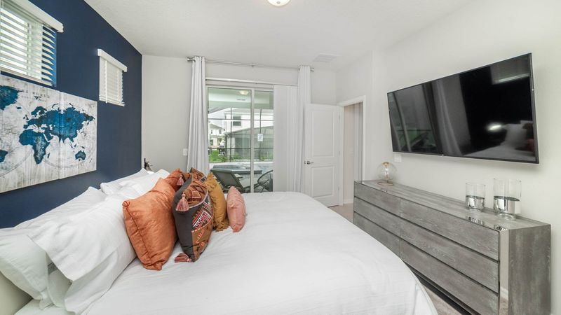 Master King Bedroom 1(Angle)
65" Smart TV