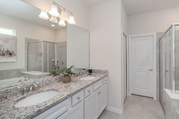Master King Bathroom 1 Downstairs
Tub and Shower