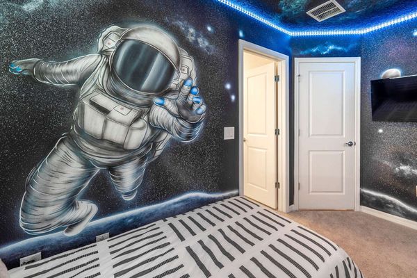 Two Twins Suite Bedroom 5 (Angle)
Upstairs
40" Roku TV