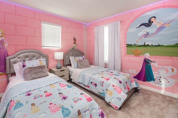 Two Twins Suite Bedroom 4 Upstairs
Attached Bathroom