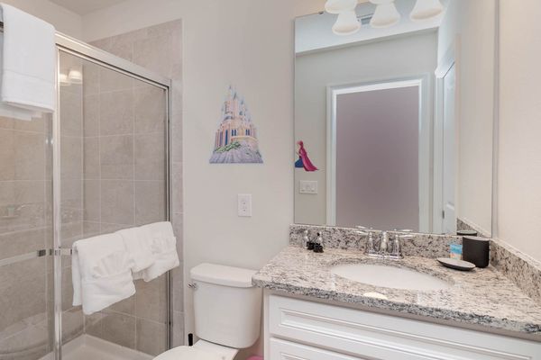 Two Twins Suite Bathroom 4 Upstairs
Shower