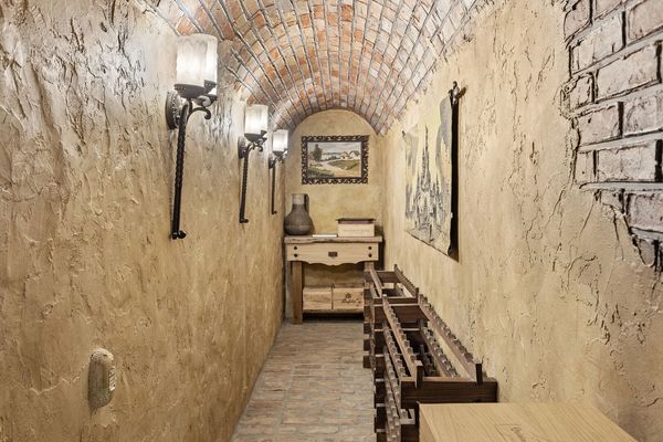 Charming Wine Celler