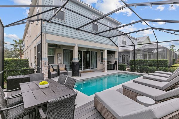 Dine al-fresco at the dining table which can seat 6.