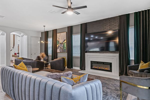 Disclaimer: Fireplace(s) not for guest use, homeowner use only.