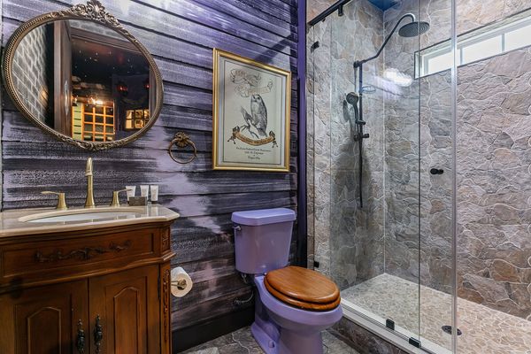 En-suite bathroom with walk in shower.