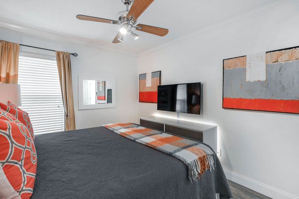 Bedroom 2 (Angle)
43" Smart TV