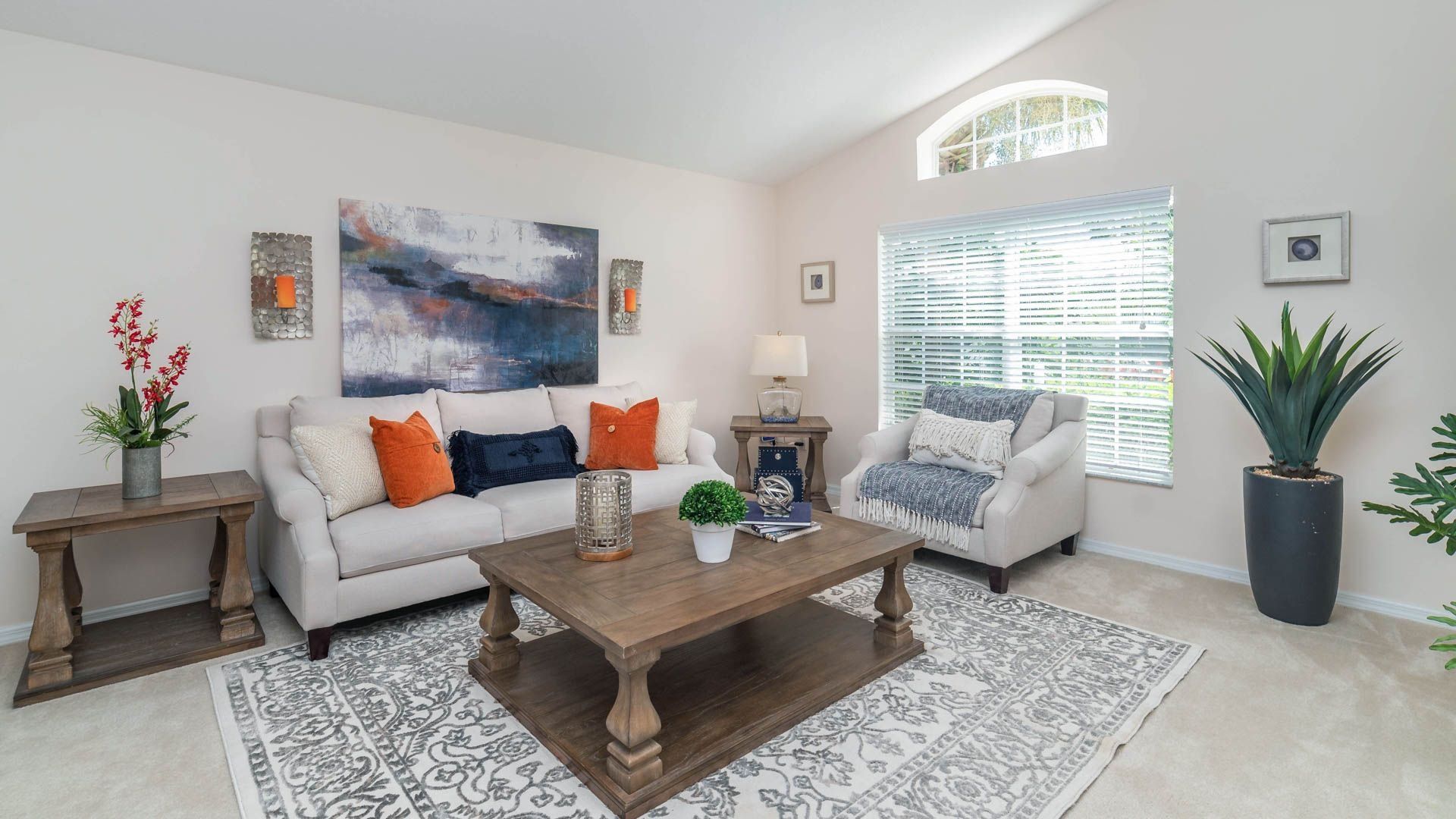 Living/Sitting Room
No TV