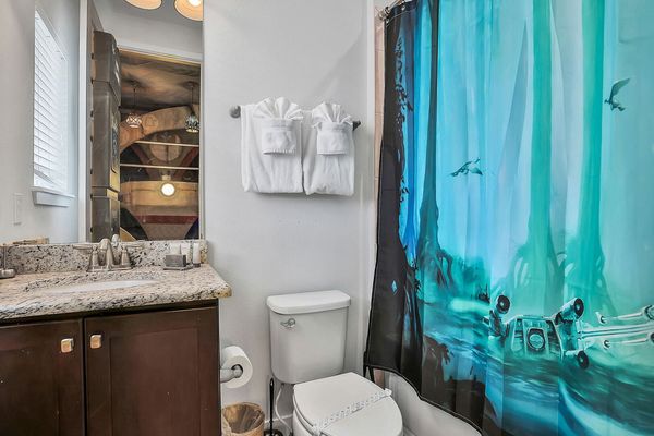 Kids ensuite bathroom, shower