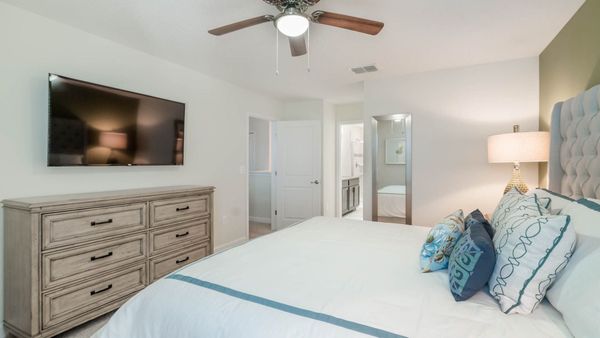 Master King Bedroom 1
55" Roku TV