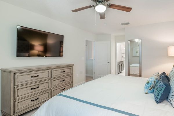 Master King Bedroom 1
55" Roku TV