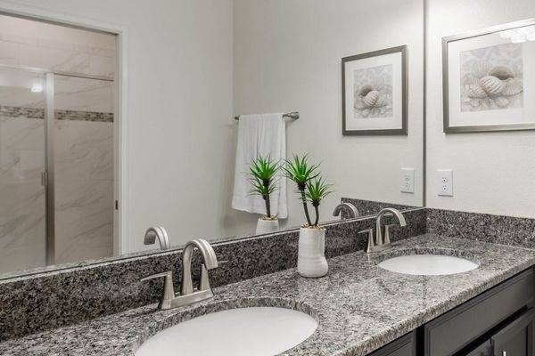 King Suite Bathroom 3 Downstairs
Shower