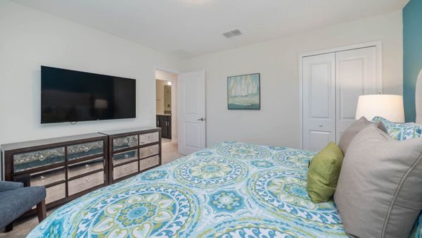 King Bedroom 4 (Angle)
55" Roku TV
