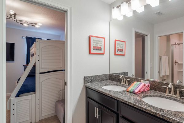 Jack n Jill Bathroom 6 Upstairs
Shower