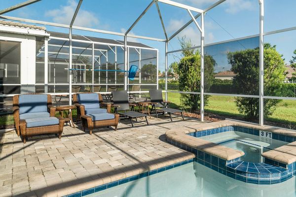 Spa/Pool
Faces North