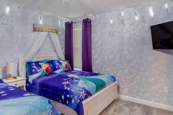 Two Doubles Bedroom 3 (Angle)
43" Smart TV