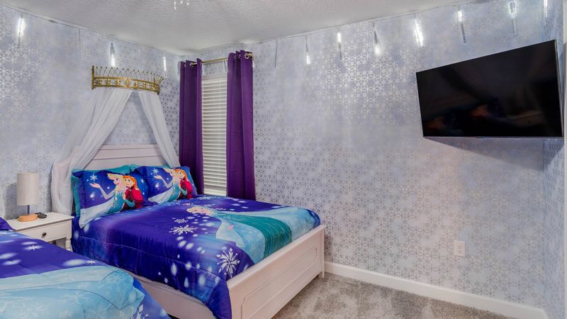 Two Doubles Bedroom 3 (Angle)
43" Smart TV