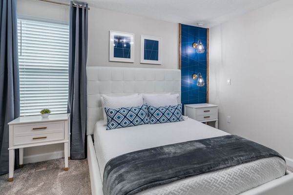 Queen Bedroom 5 Upstairs
Shared Bathroom