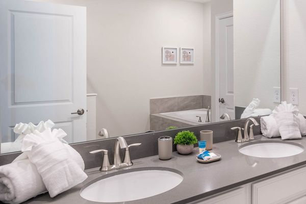 Master King Bathroom 1
Downstairs