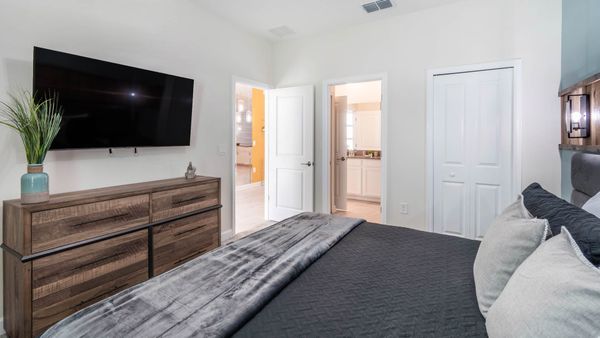 King Suite Bedroom 2 (Angle)
55" Smart TV
