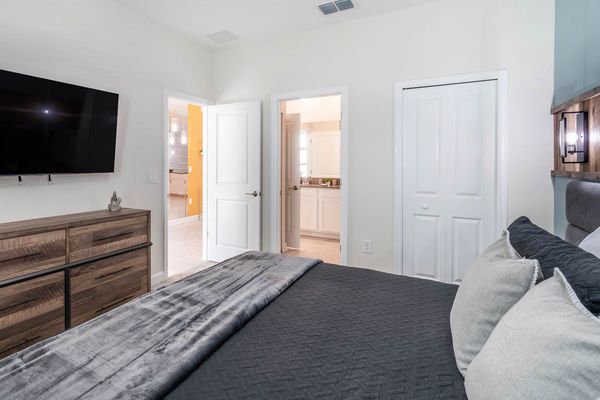 King Suite Bedroom 2 (Angle)
55" Smart TV