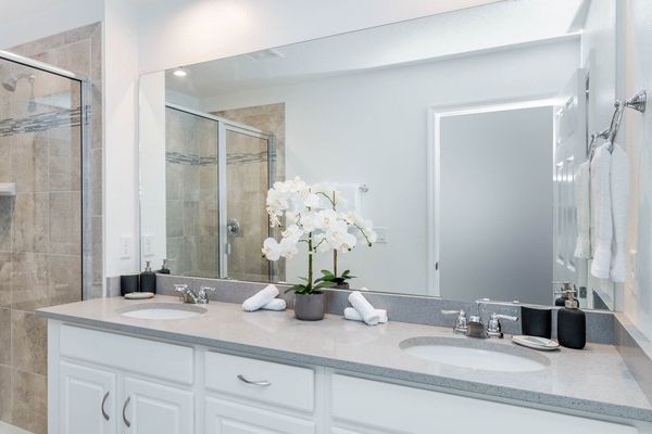 Master King Bathroom 1
Shower