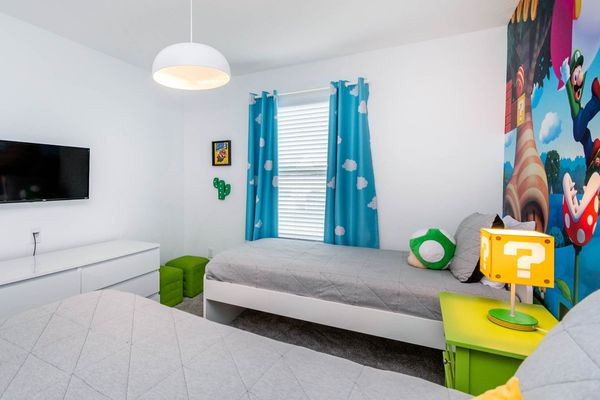 Two Twins Bedroom 3 (Angle)
32" Roku TV