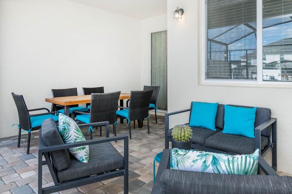 Patio Dining (Angle)