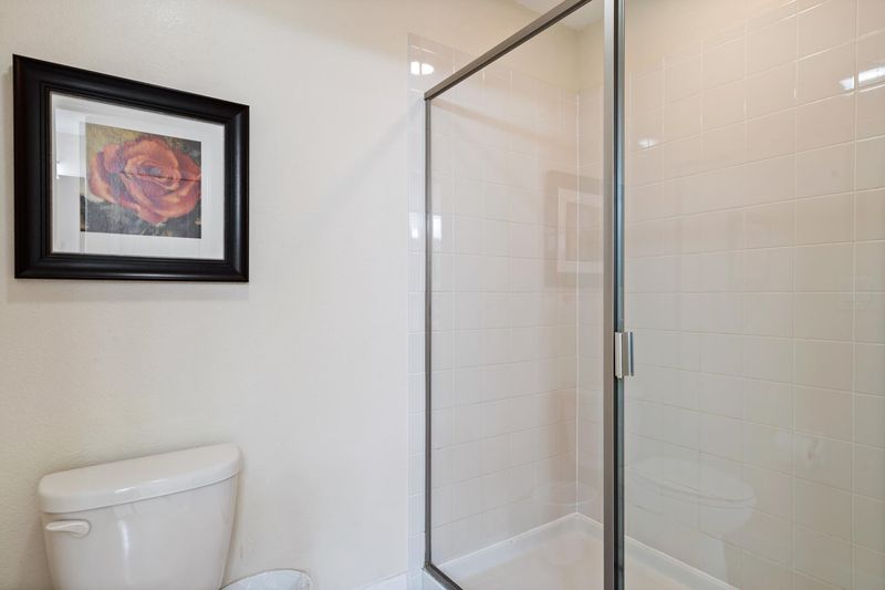 Jack N Jill Bathroom 4 Shower