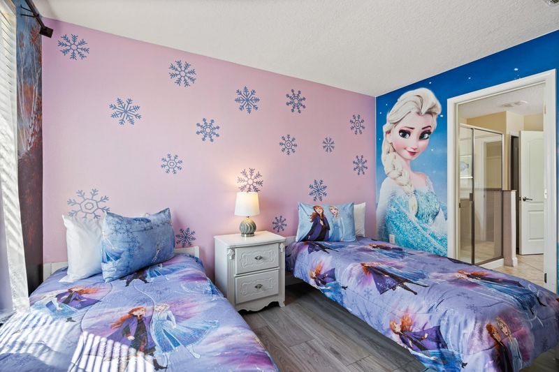 Two Twins Bedroom 6 Frozen