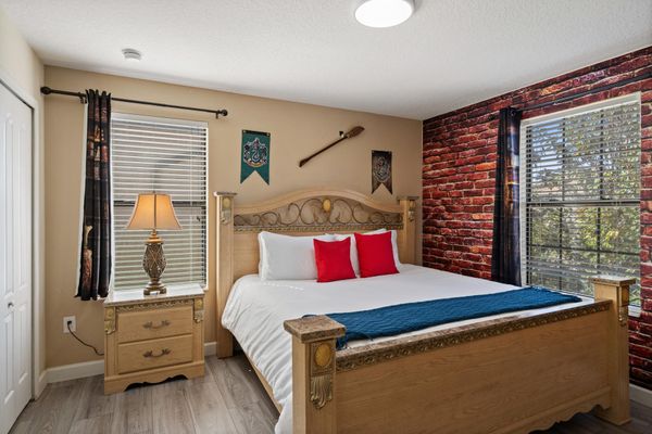 King Bedroom 4 Upstairs Harry Potter