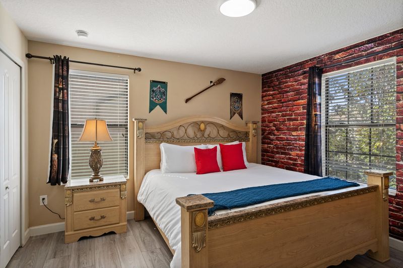 King Bedroom 4 Upstairs Harry Potter