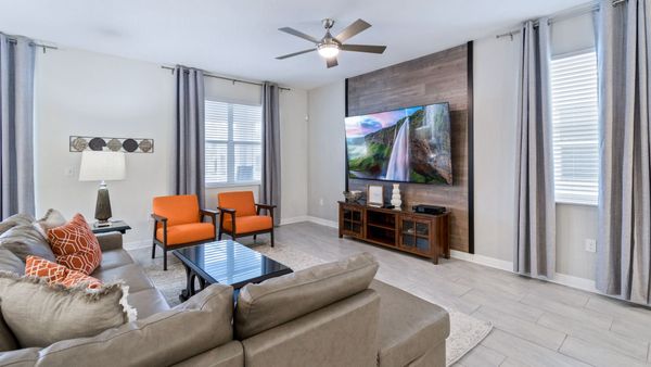 Living Room
85" Smart TV